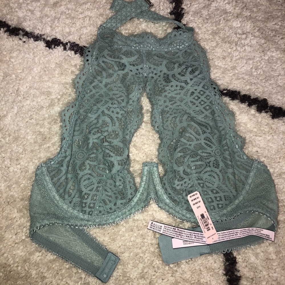 NWT: Victoria’s Secret bra size 34D
